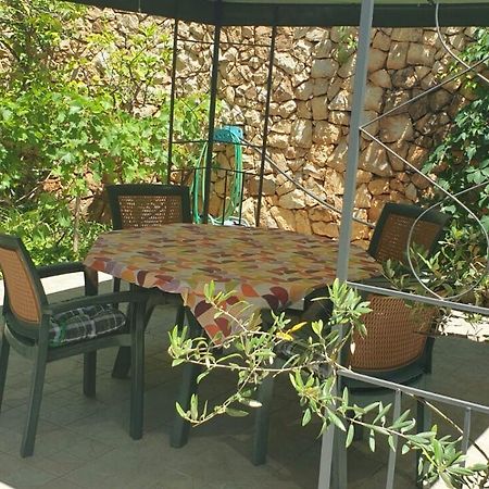 Apartments Biserka - 50 m from beach Trogir Exteriör bild