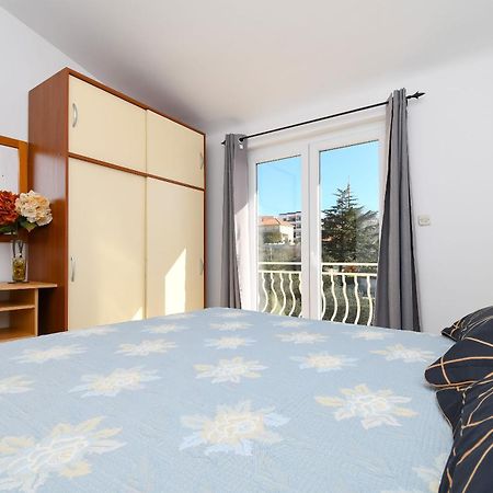 Apartments Biserka - 50 m from beach Trogir Exteriör bild
