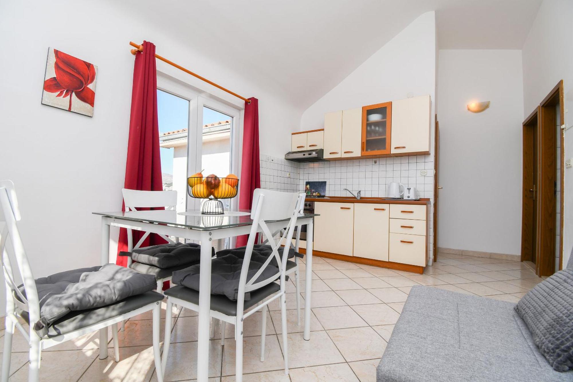 Apartments Biserka - 50 m from beach Trogir Exteriör bild